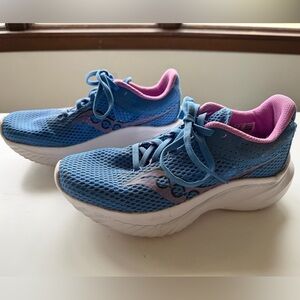 Saucony Women's Athletic Shoes in Blue and Pink